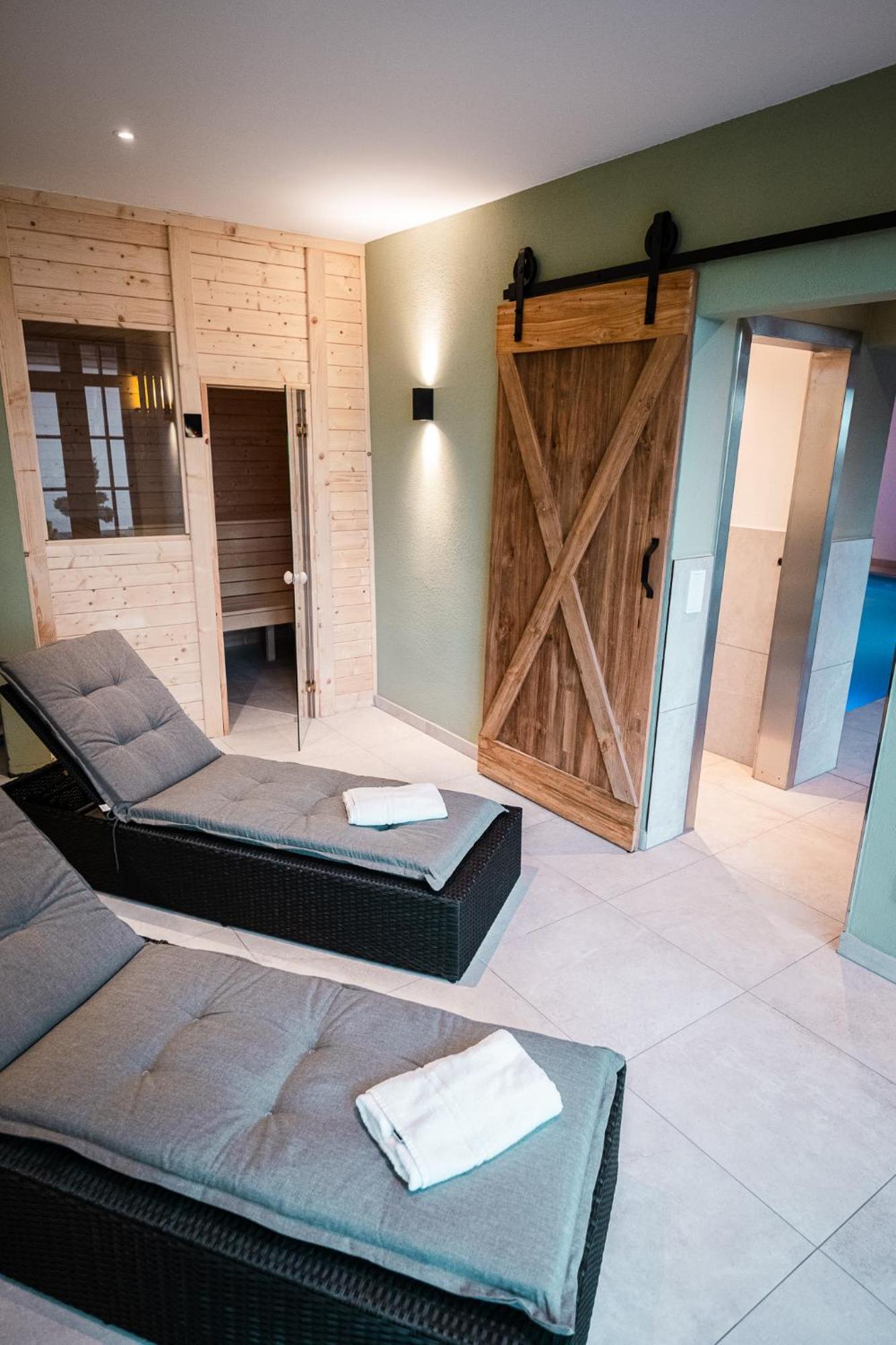 Holiday home Eifellodge - Am Roten Sandberg *